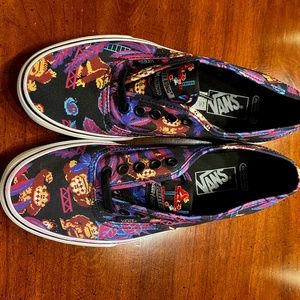 Vans donkey kong multi-color sneakers, women 9, men 7.5